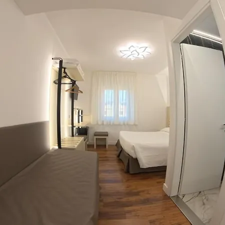 Hotel Aurora-2