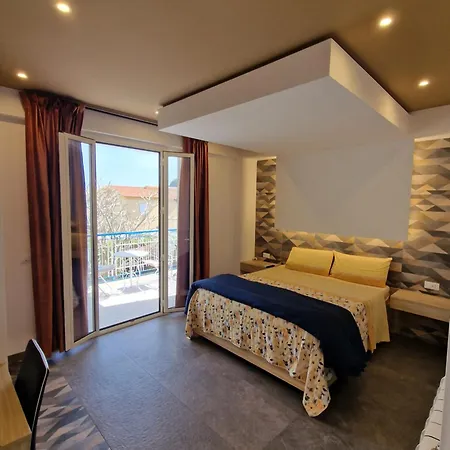 Mongibello Palace B&B-2