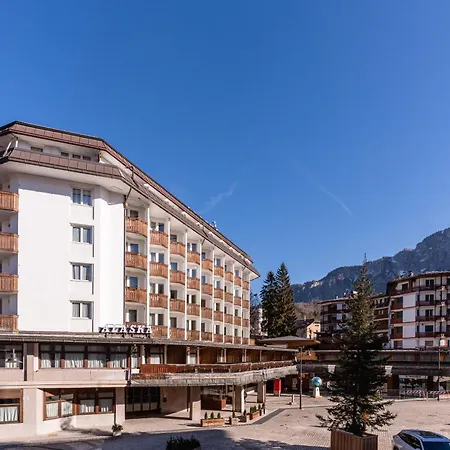 Hotel Alaska Cortina-3