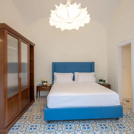 Palazzo Gargiulo Luxury Rooms & Suites-3