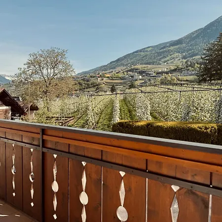 Residence Neuhaeuslhof, Apartments Meran, Guestpass-3