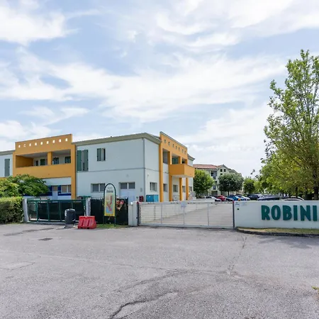 Robinia/Pinetine Lido Altanea-2