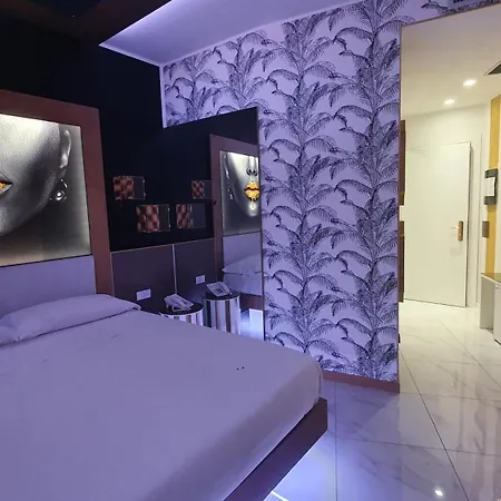 C Rooms - Suite A Tema Con Vasca - Motel Monza-3