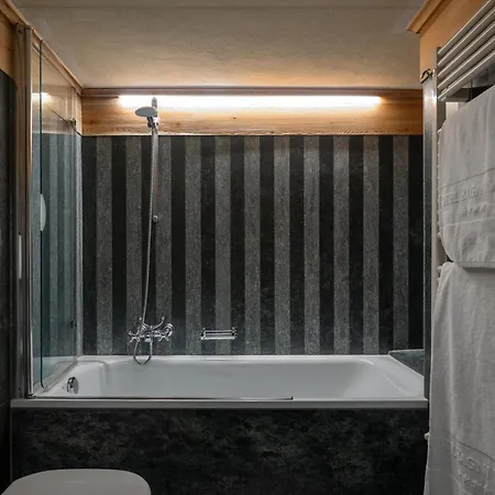 Qc Hotel Bagni Vecchi-3