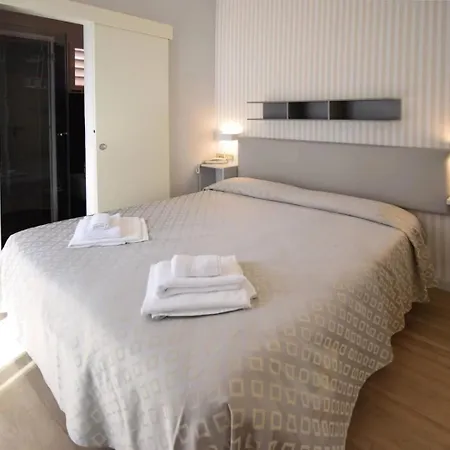 Hotel Brig Fronte Mare Nuova Gestione-3