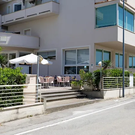 Hotel Man-2