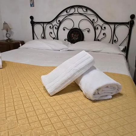 Due Borghi Guest House-2