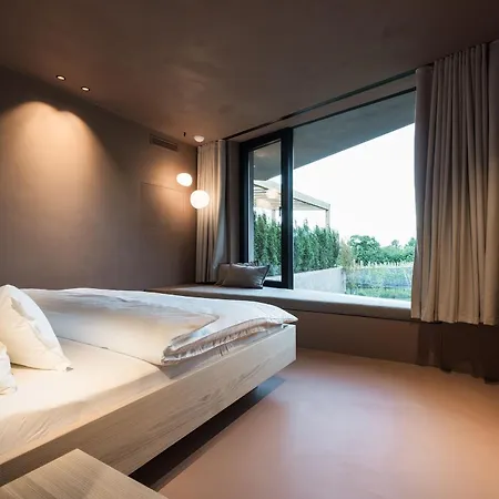 Hotel Weingut Stroblhof-2