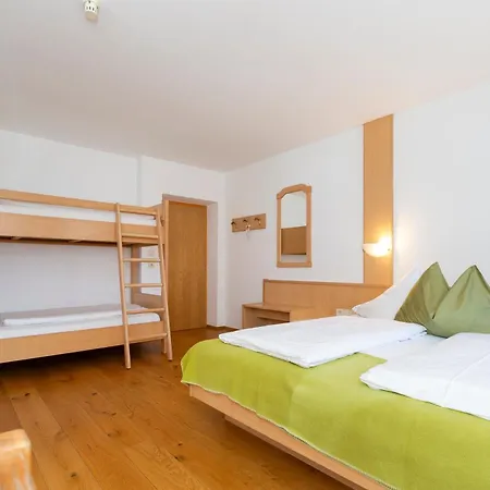 Farmstay Lindnerhof Apartments & Rooms-3