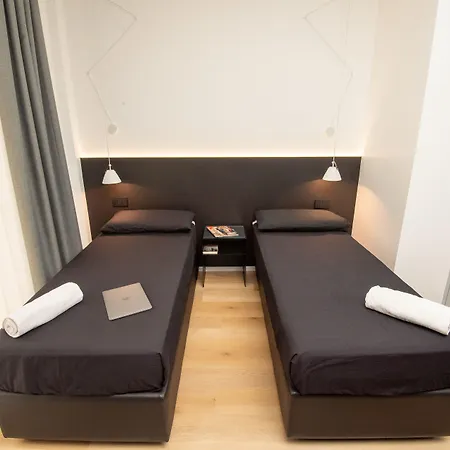 Contemporaneamente 147 - Modern & Comfort Rooms-2