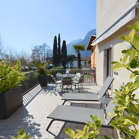 Villa Phoenix - Lake Apartments-2