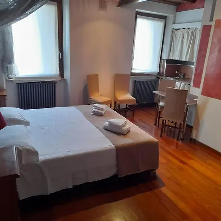 Marconi Rooms Alloggio Segreto-2