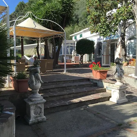 Hotel Villa Al Parco-3