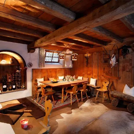 Garni Pension Claudia-3