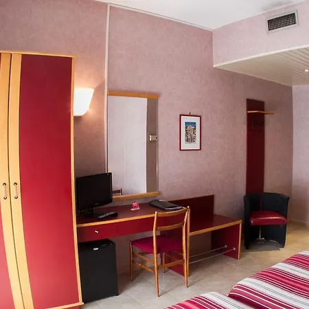 Grand Hotel Italiano-2