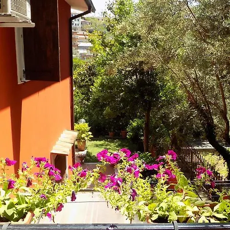B&B Il Giardino Delle Camelie-3