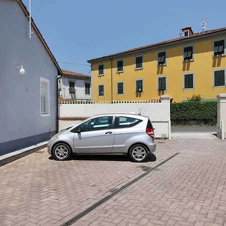 Whiteloft In Lucca-3