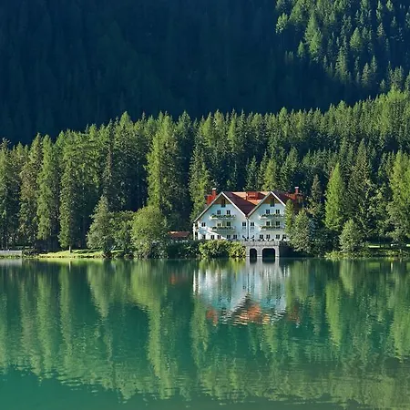 Hotel Seehaus - Only Adults - Mountain Lake Resort-3