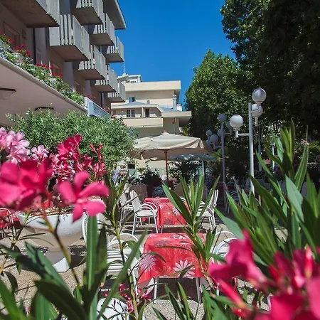 Hotel Garden - Parking Included-3