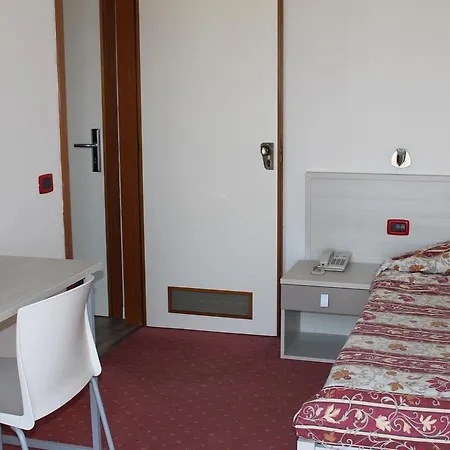 Hotel Fiesta-2