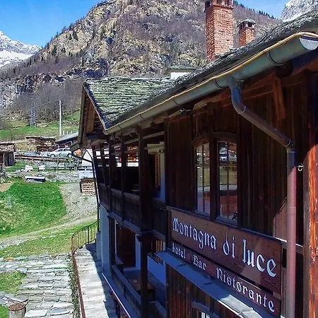 Albergo Montagna Di Luce-3