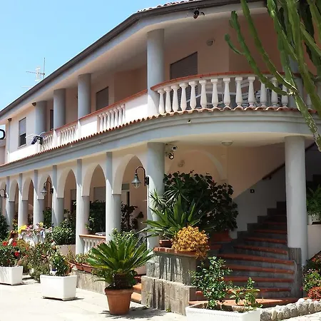 Villaggio Albergo Da Ciccio Sul Mare-3