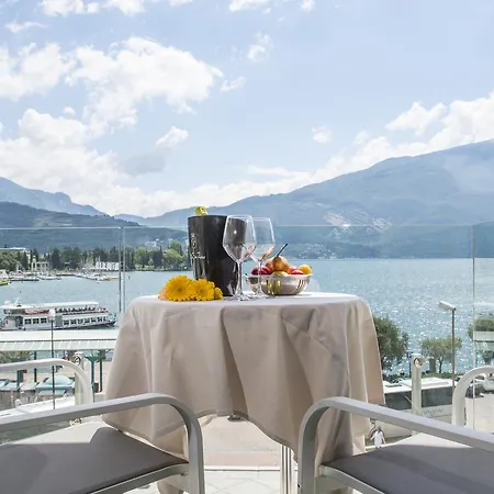 Exclusive Suites Riva-2