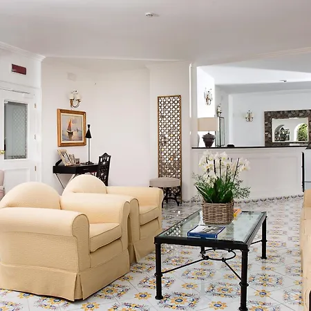 Hotel Canasta-3