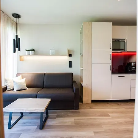 Haus Gregori Modern & Central Stay In Vineyard With Rooftop & Served Breakfast-3