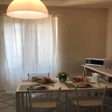 Myroom Station In Town 2-3