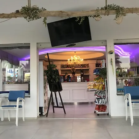 Hotel Donatella Pinarella-2