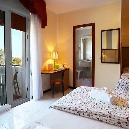Hotel Righetto Fronte Mare-2