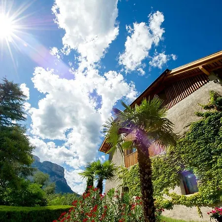Apartments Schloss Warth-3