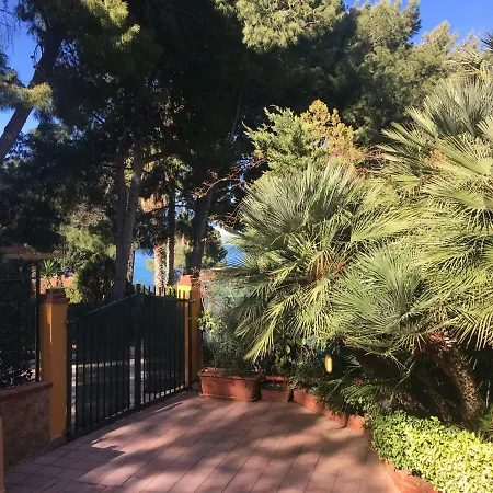 Appartamenti Cala Azzurra-3