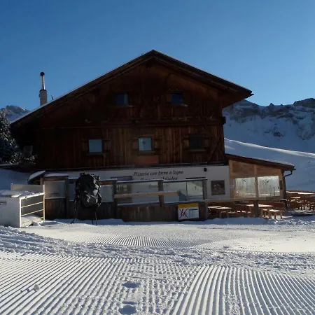 Rifugio Fermeda Hutte-2