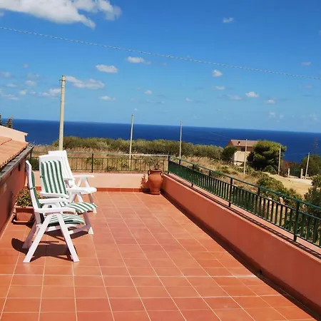 Casa Vacanze La Terrazza Sul Golfo-3