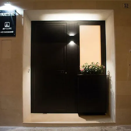 Suite 52-3