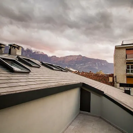 Lake Como Apartments-3