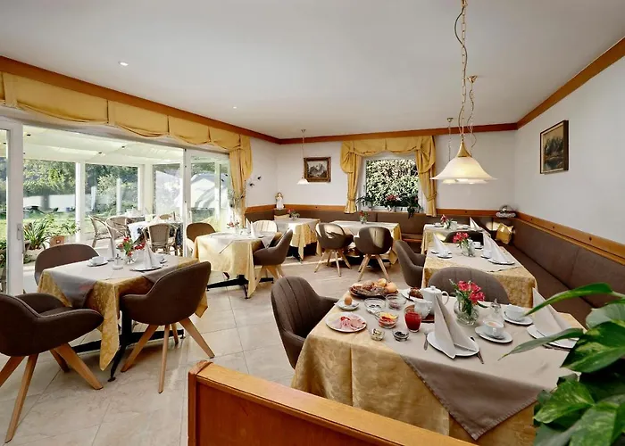 Pension Alpenblick Algund