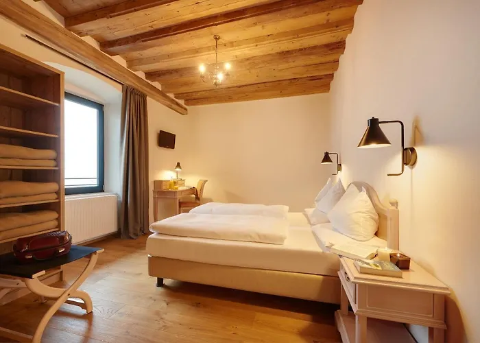 Historic Hotel Bircher B&B Apartments near Sterzing