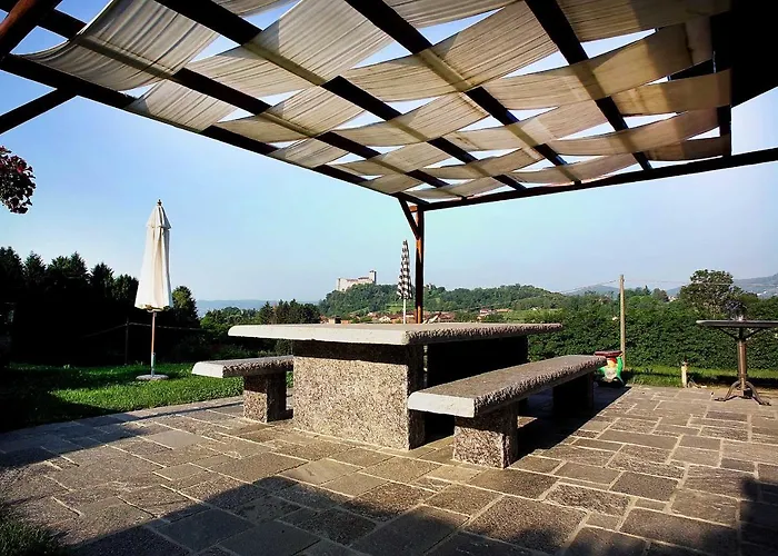 Cascina Canee Angera