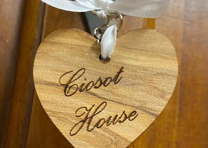 Ciosot House