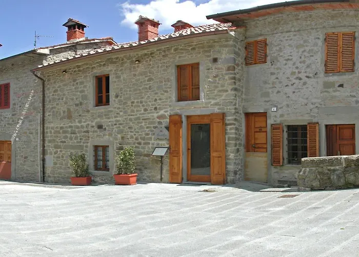 Appartamento Con Balcone In Borgo Toscano