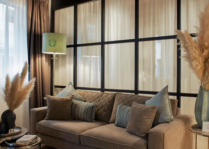 ELEGANCE ROOM - Aparta&Suite - Automatized Apartment