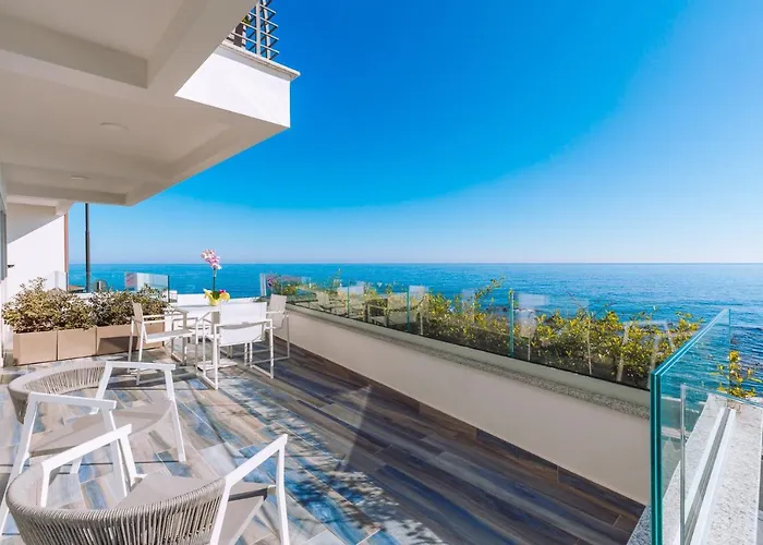 Hotel Caramare