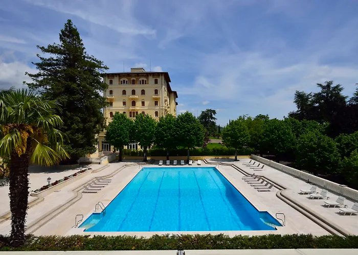 Grand Palazzo Della Fonte