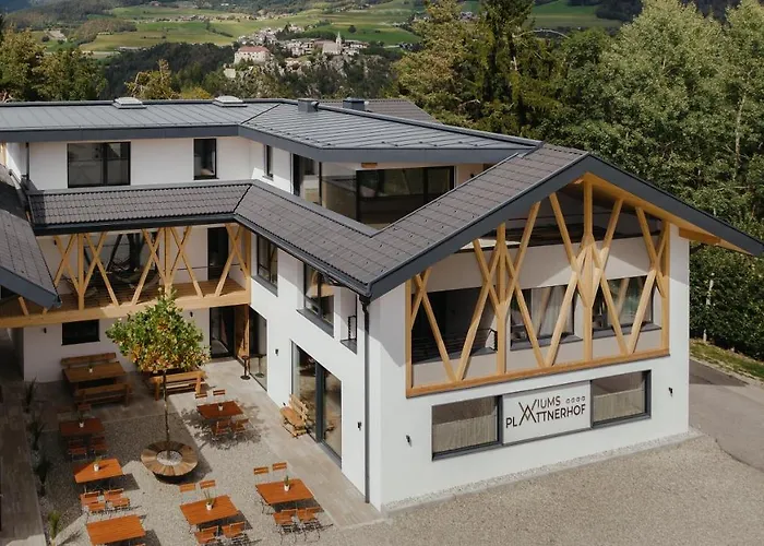 Plattnerhof Viums - Quiet Family Farm With Heated Pool And Guest Card Near Brixen