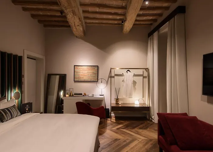 Times Suites - Guesthouse - Etruria Collection