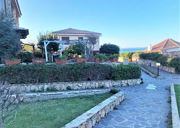 Baia De Bahas - Apartments & Resort
