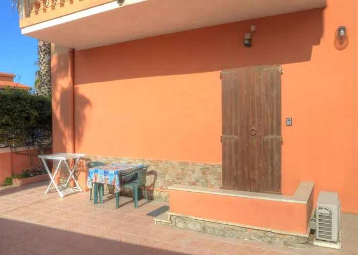 ### Appartamenti Sulla SPIAGGIA Al POETTO ###
